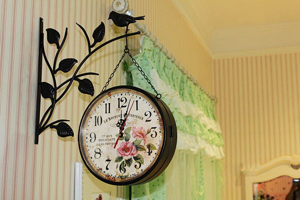 đồng hồ treo tường 2 mặt 05 đen