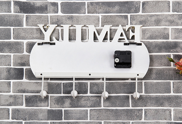 Móc treo đồ family kèm đồng hồ _ mặt sau