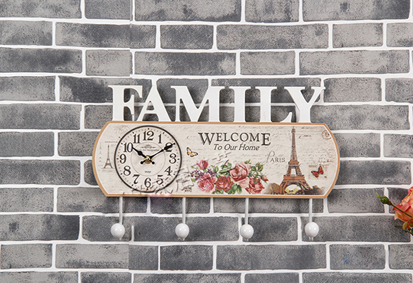 Móc treo đồ family kèm đồng hồ